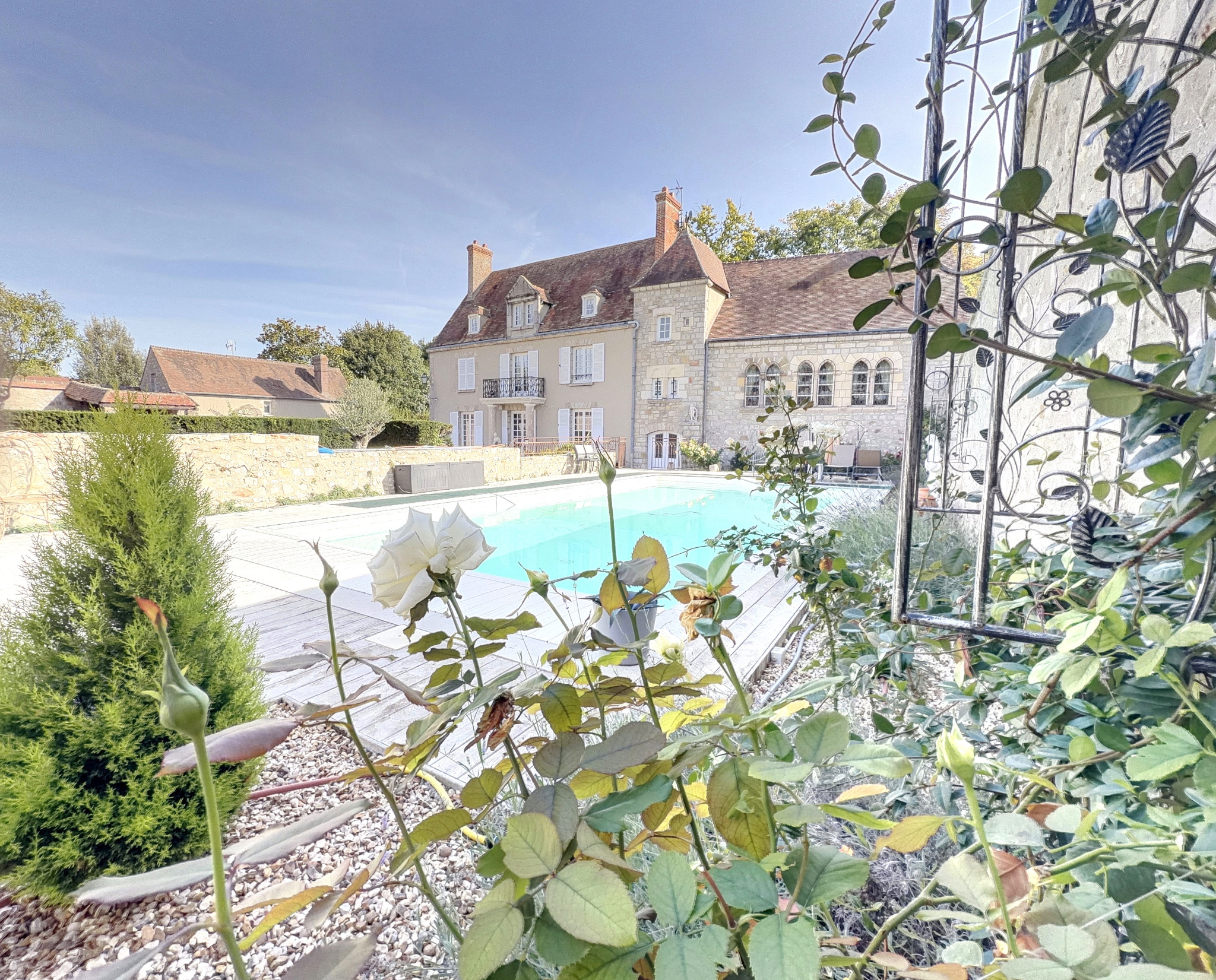 MANOIR DE BOURON — UNE DEMEURE D’HISTOIRE AUX PORTES DE PARIS