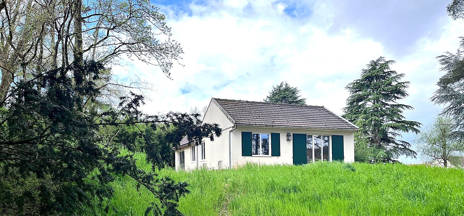 Charmante maison avec un petit coin de forêt !