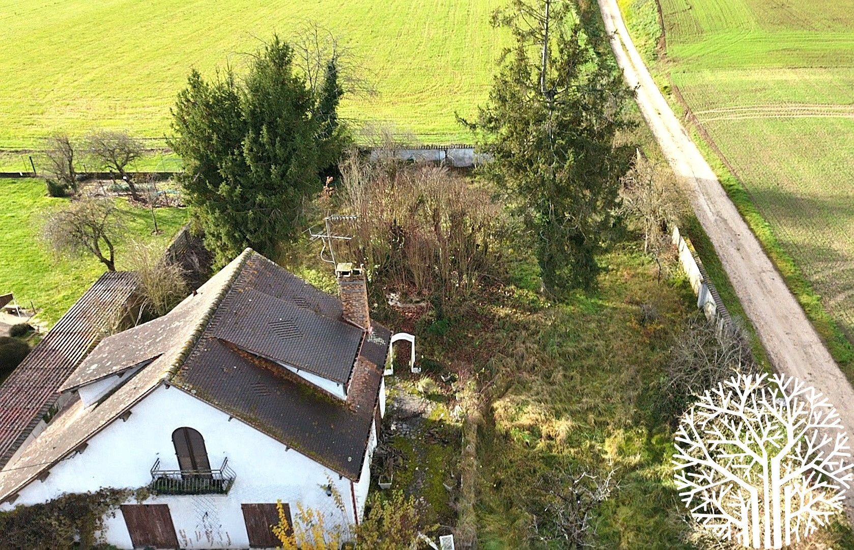 MAISON  AVEC FORT POTENTIEL ET TERRAIN DIVISIBLE À NOISY-SUR-ÉCOLE