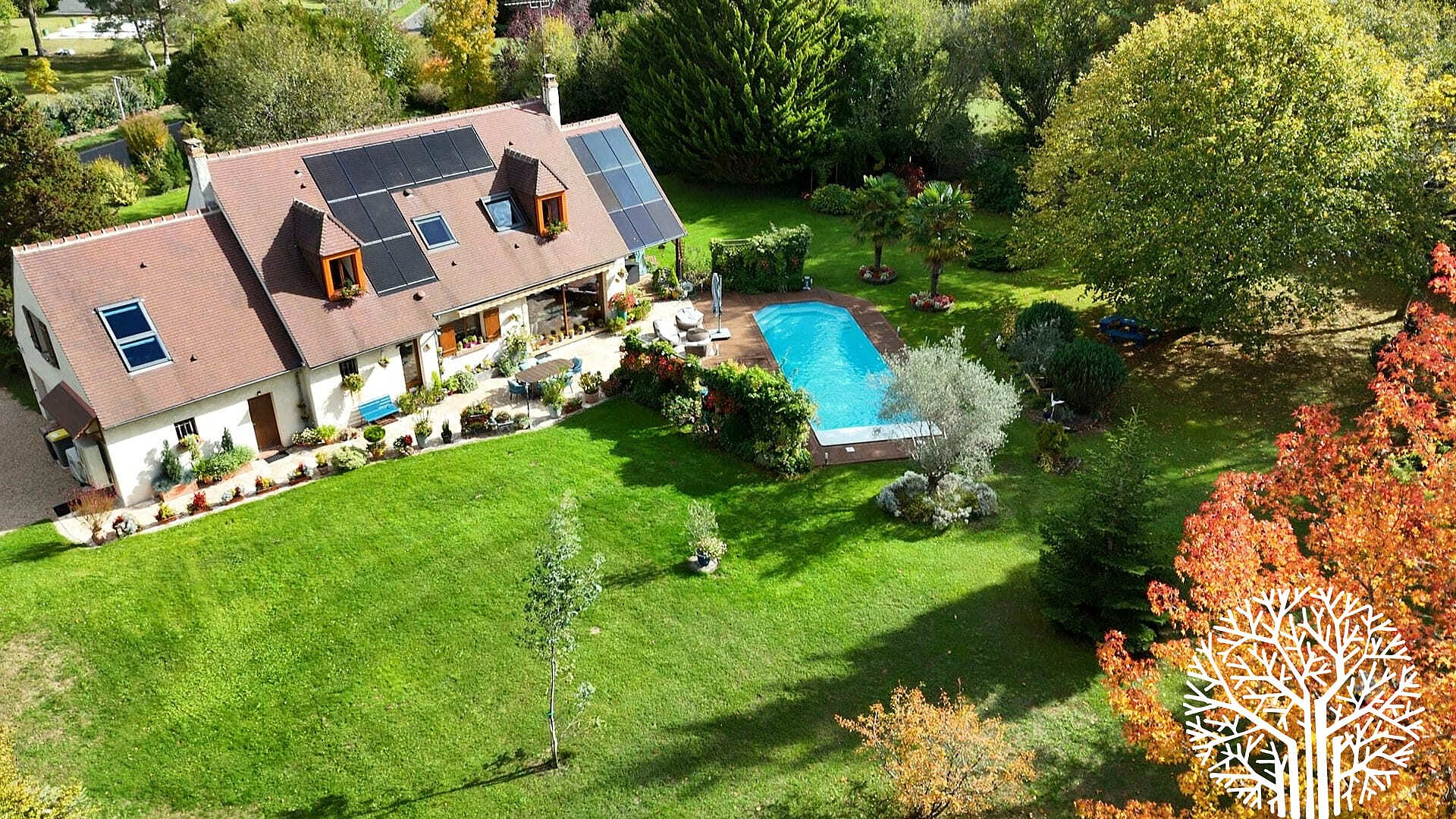 Noisy-sur-école — propriété avec piscine, parc arboré et prestations de confort
